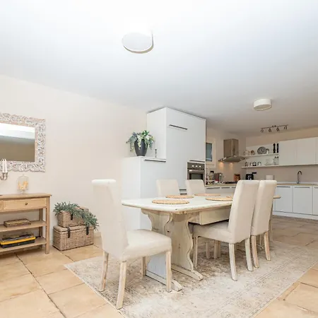 Patrizia-luxury House אולביה