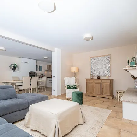Patrizia-luxury House Apartament